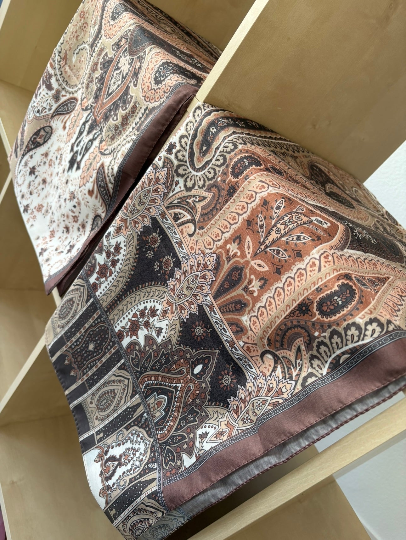 Etnic Brown